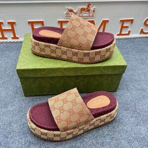 Gucci Beige Monogram Platform Slides